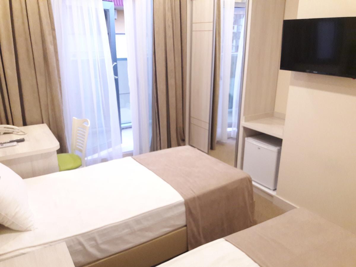 Hotel Green Glass Batumi Luaran gambar