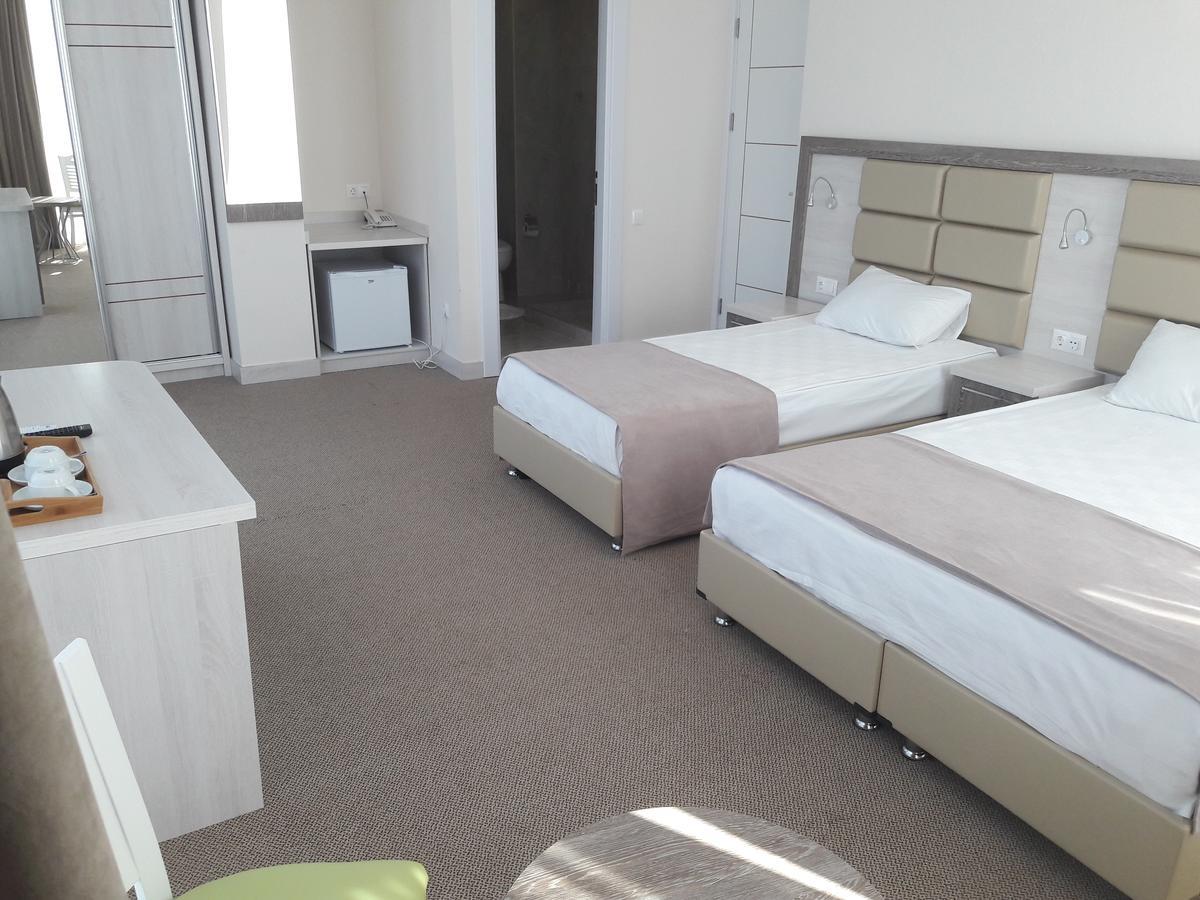 Hotel Green Glass Batumi Luaran gambar