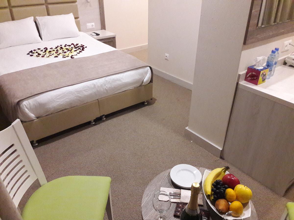 Hotel Green Glass Batumi Luaran gambar