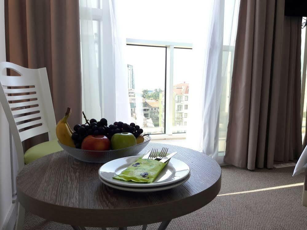 Hotel Green Glass Batumi Luaran gambar